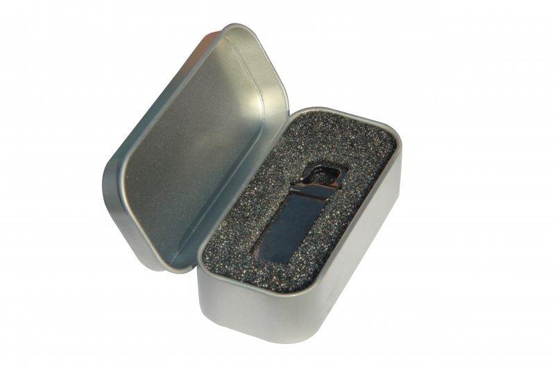 Penceresiz Metal USB Kutu